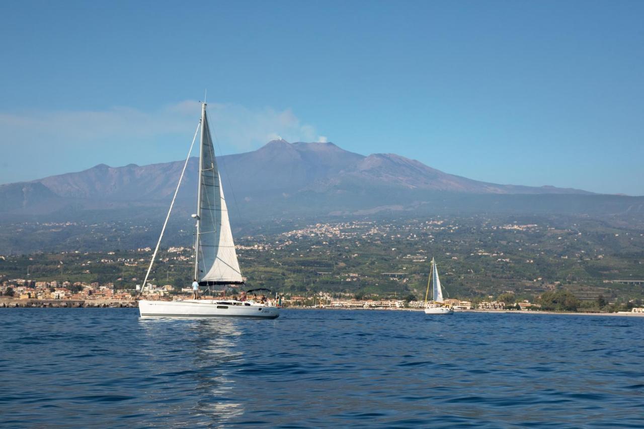 Zaffiro Lavico Rooms Etna Nature Sea Acireale Eksteriør billede