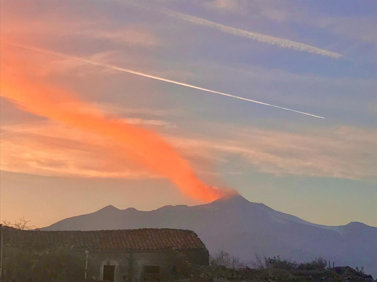 Zaffiro Lavico Rooms Etna Nature Sea Acireale Eksteriør billede